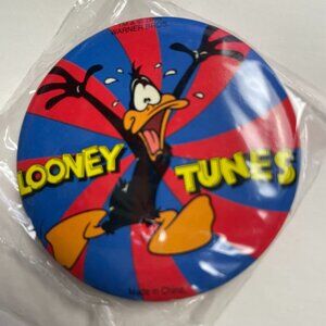 Vintage 1995 WB Looney Tunes Daffy Duck Safety Pin Back Button mq NEW